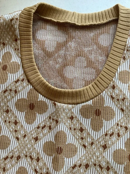 VTG 70s Classic Floral Knit Sleeveless Sweater Vest - Beige - Picture 7 of 7